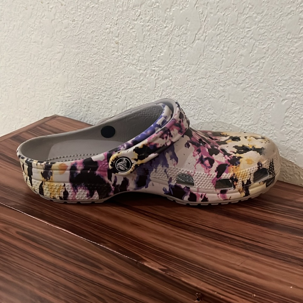 Colorful Crocs - Picture 4 of 5